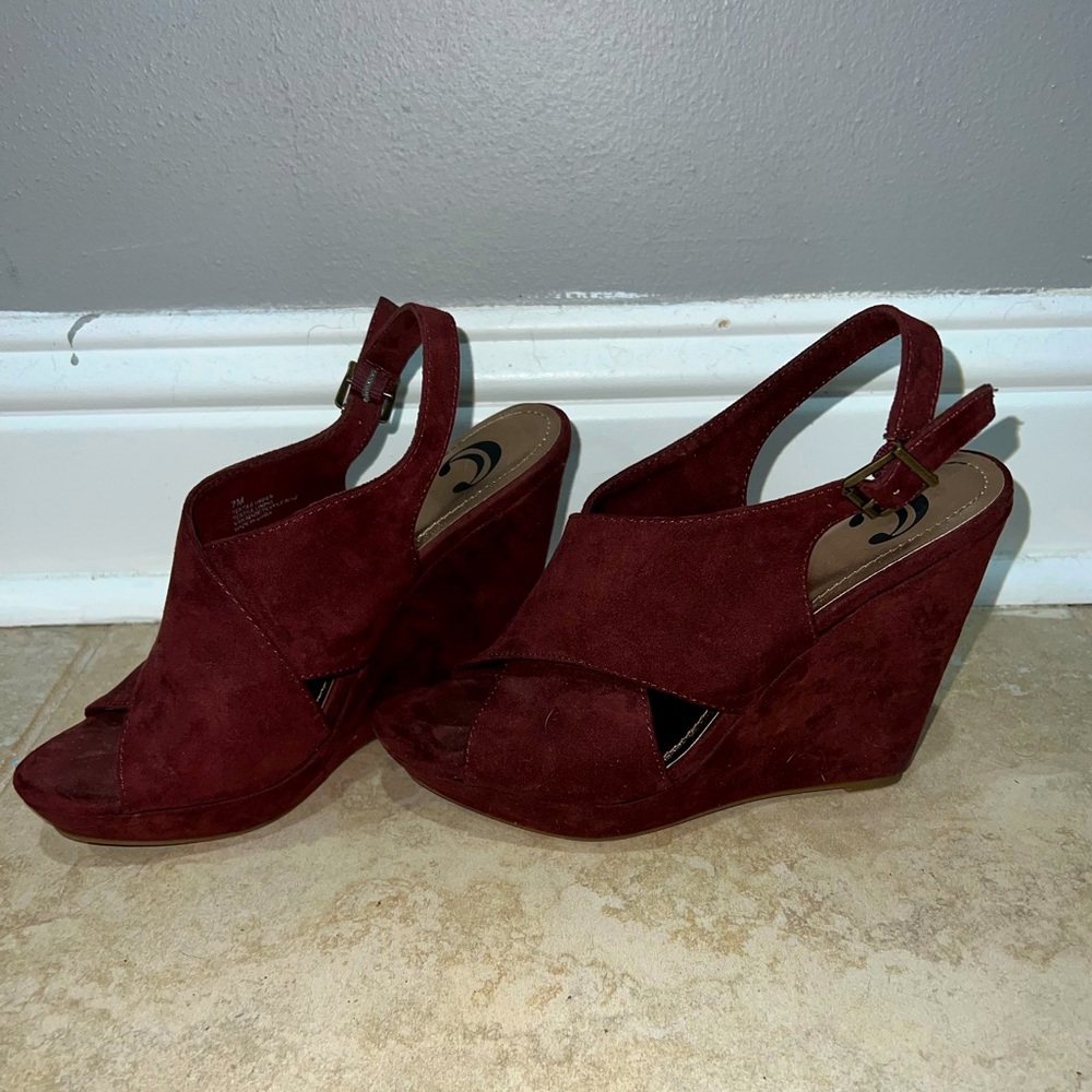 Charming Charlie Maroon Wedges size 7